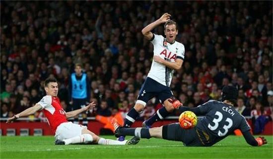 回顾赛事的 回顾赛事的